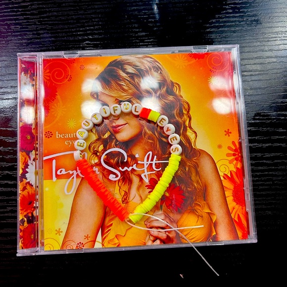 Taylor Swift Other - a beautiful eyes bracelet!